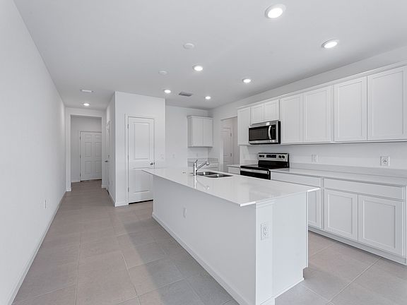 5th image of 1816 Vanora Ln