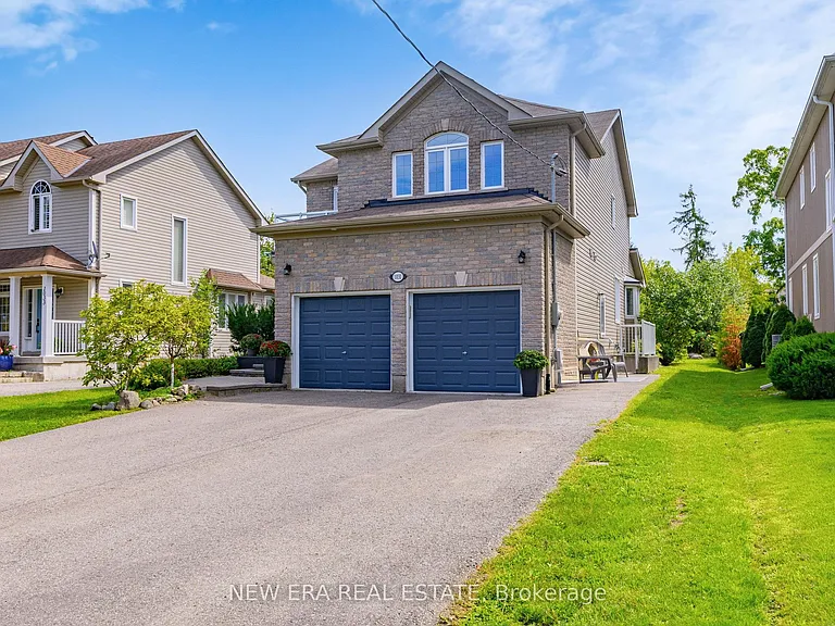 1031 Lake Dr N #UPPER — Photo 2