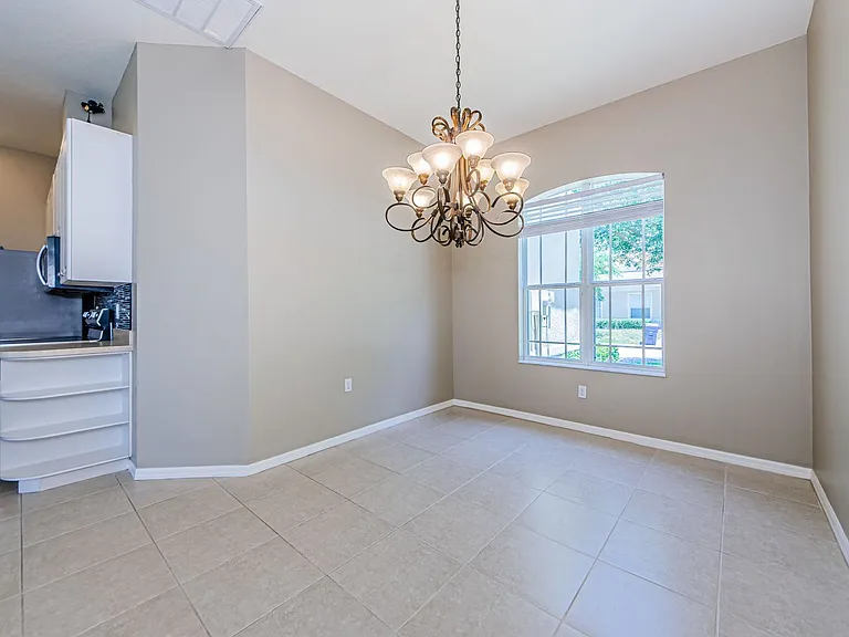 2527 Stanhope Dr — Photo 9