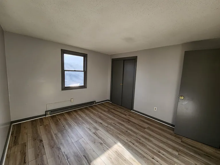 240 Maple St #C3 — Photo 5