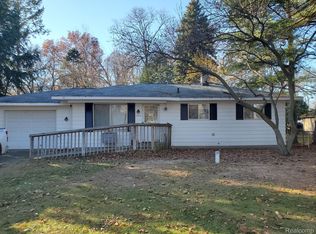 2370 Rolandale, West Bloomfield, MI 48324