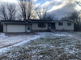 630 Lowell St E, Le Roy, MN 55951