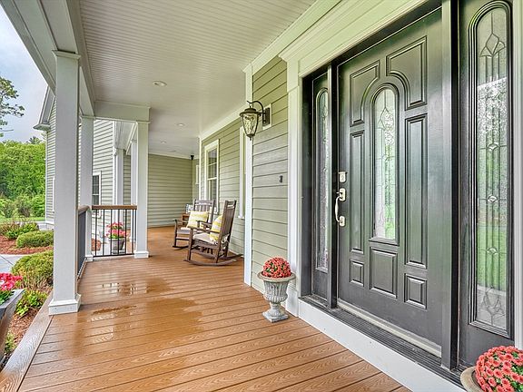 3rd image of 134 High Rock Ln