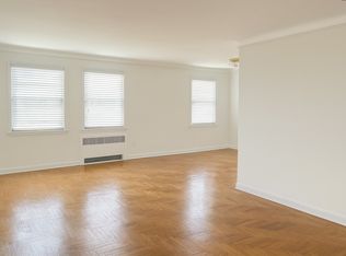 15820 Van Aken Blvd APT 202, Shaker Heights, OH 44120