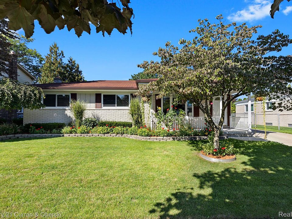 1st image of 24722 Cabot Dr