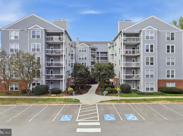 3178 Summit Square Dr #3-A8, Oakton, VA 22124