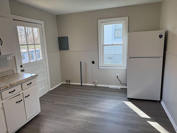 2nd image of 35 Circle Dr