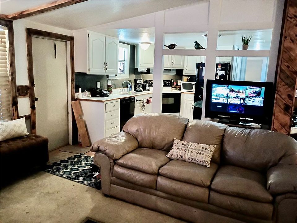 2nd image of 1522 E Lee Road 400