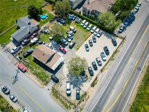 2006 E Lakeshore Dr, Lake Elsinore, CA 92530
