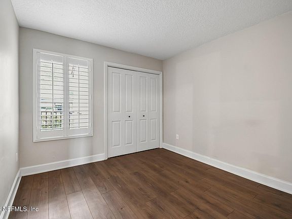 3rd image of 3809 LAVISTA Circle #210