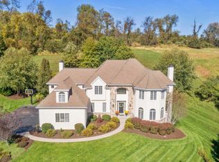 5 Tilden Cir, West Chester, PA 19382