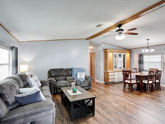 5th image of 561 Dolphin Circle