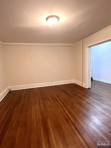 1st image of 33 Washington Ter APT 1
