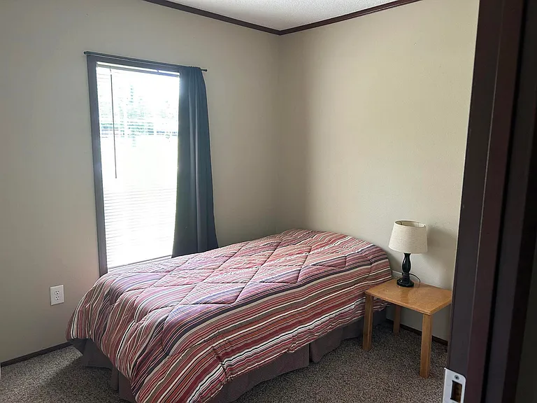 Land Rd — Photo 9