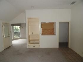 3rd image of 412 Eisenhower Dr
