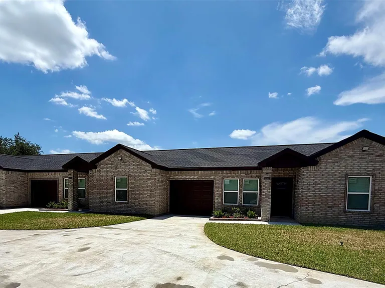 9508 Quaker Ct — Photo 3
