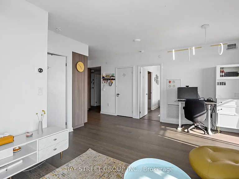 11 Wellesley St W #4202 — Photo 10