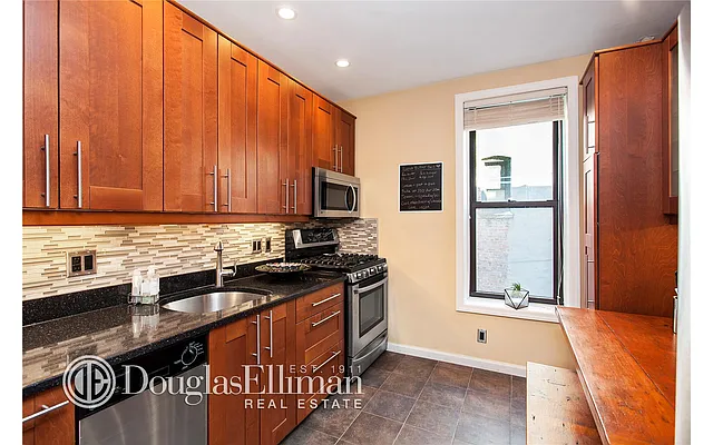 Sold by Douglas Elliman | media 14