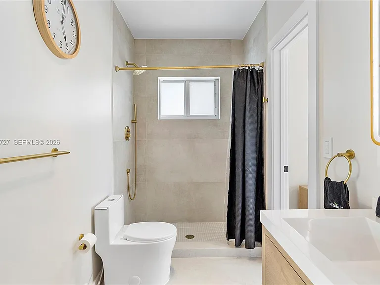 10801 Peachtree Dr — Photo 23
