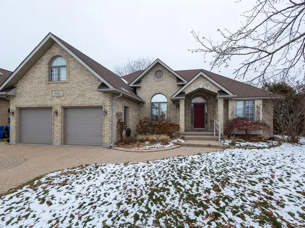 642 Lake Trail Dr, Windsor, ON N9G 2M3