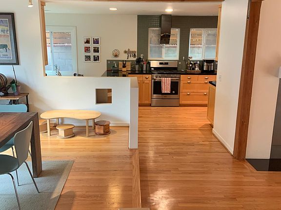 5th image of 3359 Wade St