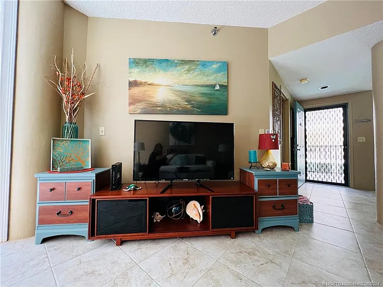 221 NE Plantation Rd #215 — Photo 17