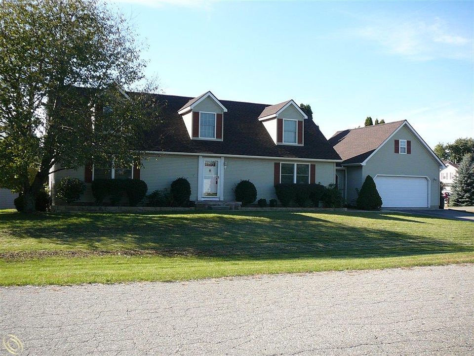 1st image of 9377 Holiday Dr