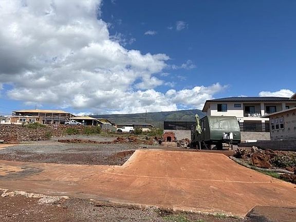 3rd image of 171A Wahikuli Rd #27-A