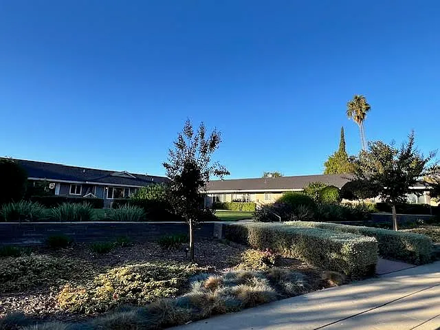 Hugo Reid view to Front Door of each unit located on this street