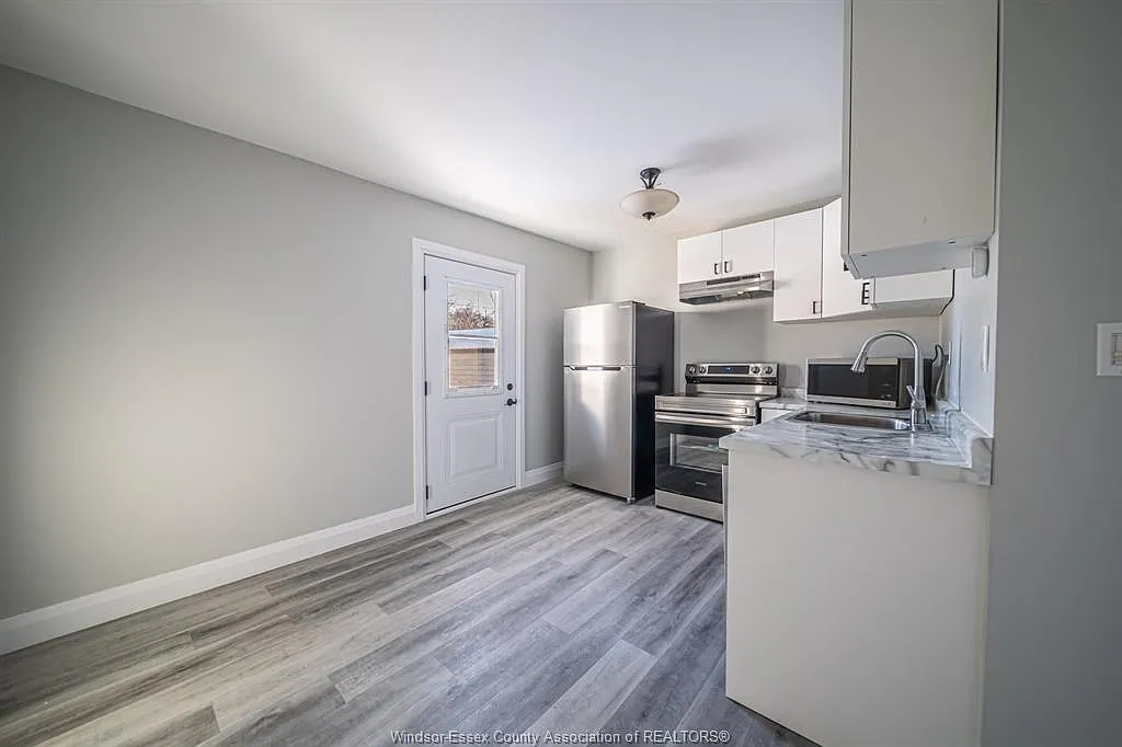 3 bed, $1,700 — Photo 3