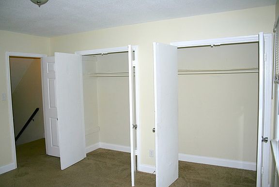 5th image of 300 E McPherson Dr APT 02