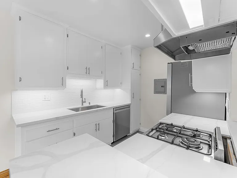 1701 Washington Way #2 — Photo 6