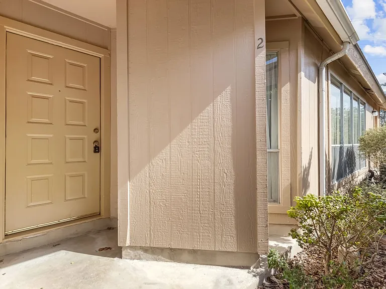 8430 Cranberry Hl — Photo 4