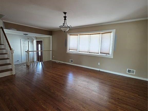 2nd image of 112 Hill Hollow Rd