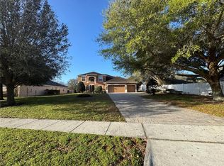 1042 Spinning Wheel Dr, Apopka, FL 32712