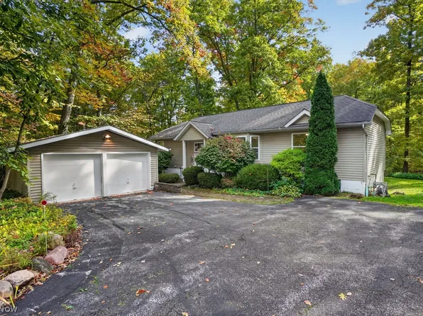 12851 Westchester Trl, Chesterland, OH 44026