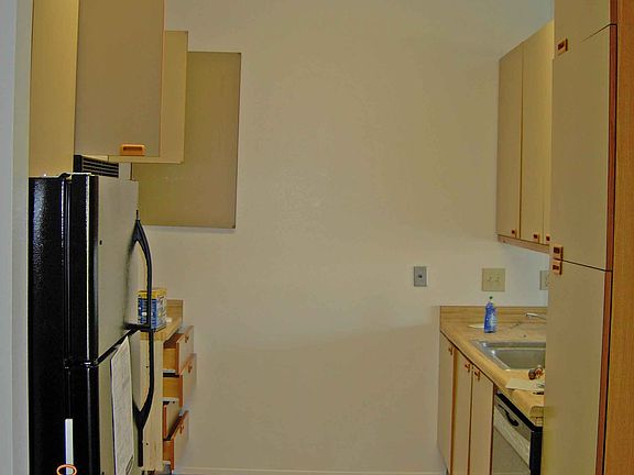 4th image of 8310 Regents Rd Unit 3F