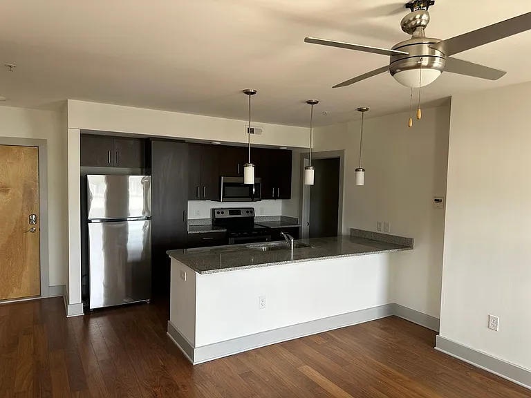 30 Franklin Apartments — Photo 26