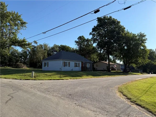 210 W 7th St, Knob Noster, MO 65336