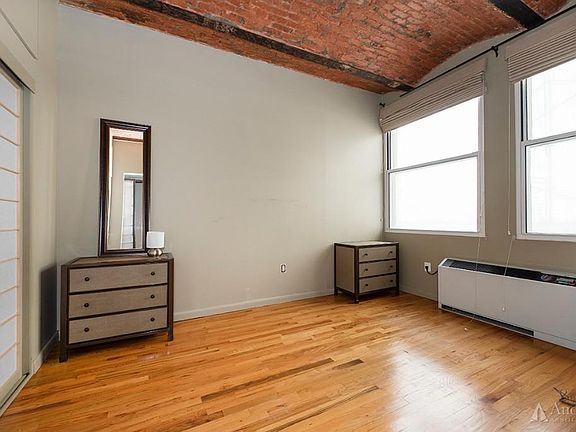 4th image of 9 Barrow St APT 4C