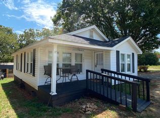 707 Tuckaseege Rd, Mount Holly, NC 28120