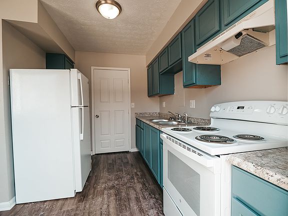 2nd image of 10925 Birchridge Dr