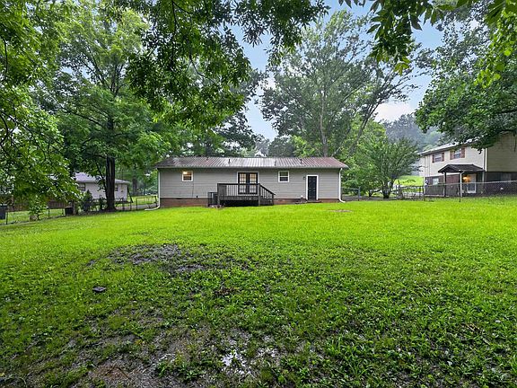 5th image of 2213 Cynthia Dr