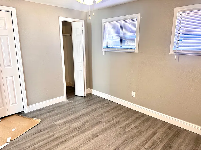 4436 Fairview Ave — Photo 5