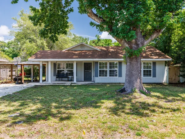 209 Michael Ave, Mary Esther, FL 32569