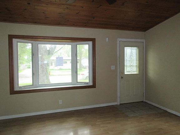 4th image of 7503 Scott Ln