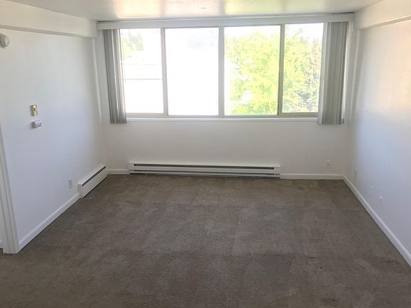 3rd image of 5236 22nd Ave NE APT 105