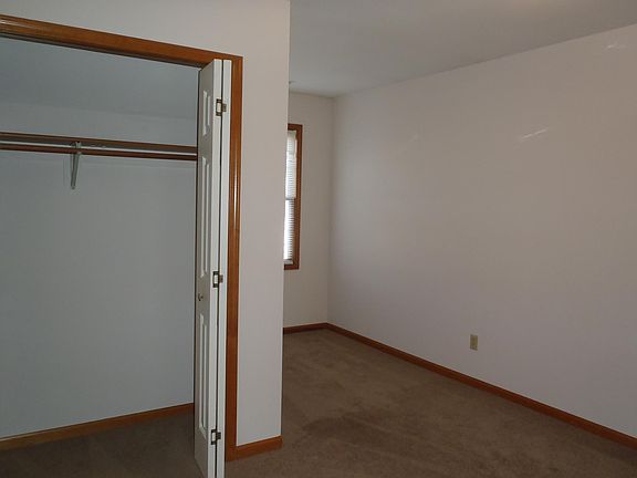 3rd image of 4006 Beacon Hill Ct