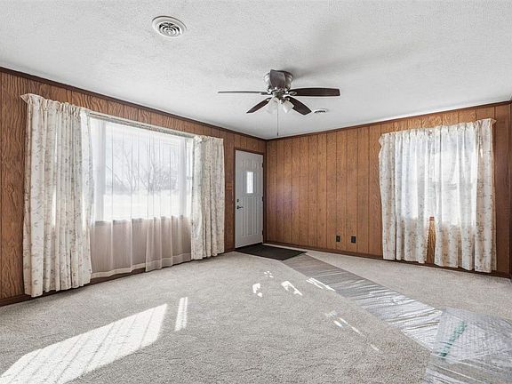 3rd image of 3821 Oakland Rd NE