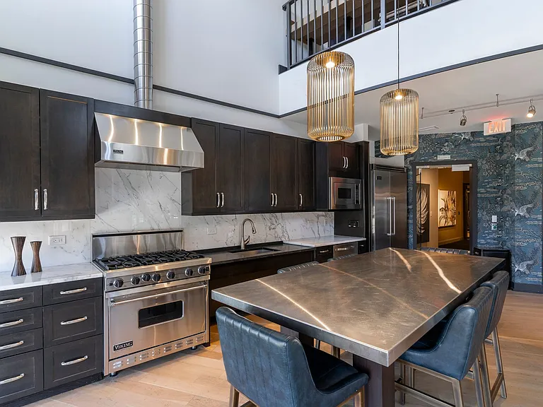 The Residence at the Glen Town Center — Photo 11